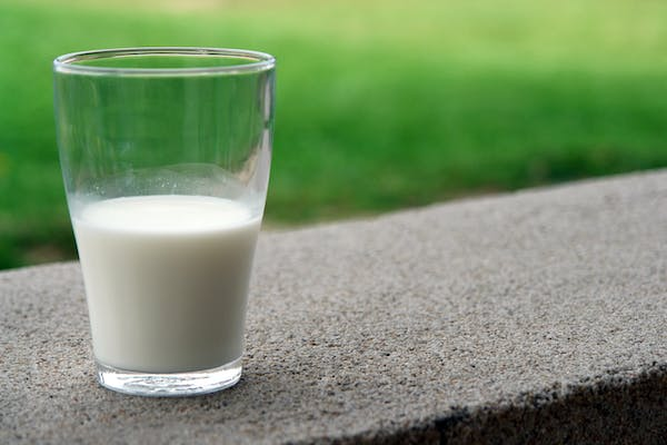 牛奶可以預防疾病。圖片來源：Pexels